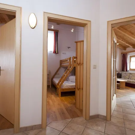 Kristall Apartment *