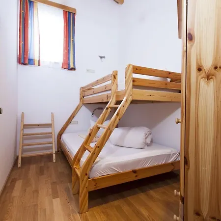 Kristall Apartment *